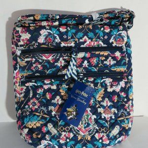 VERA BRADLEY -HOME TO HOGWARTS-TRIPLE ZIP HIPSTER-